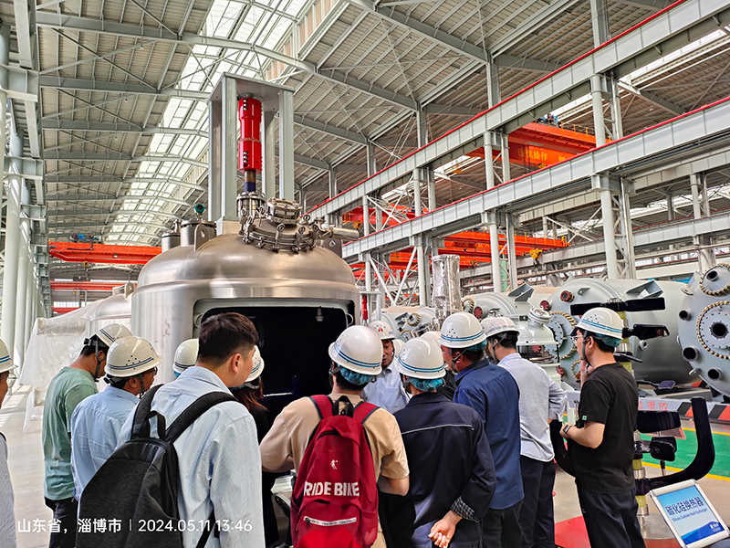 熱烈歡迎某集團公司領(lǐng)導一行數(shù)十人蒞臨太極公司參觀考察